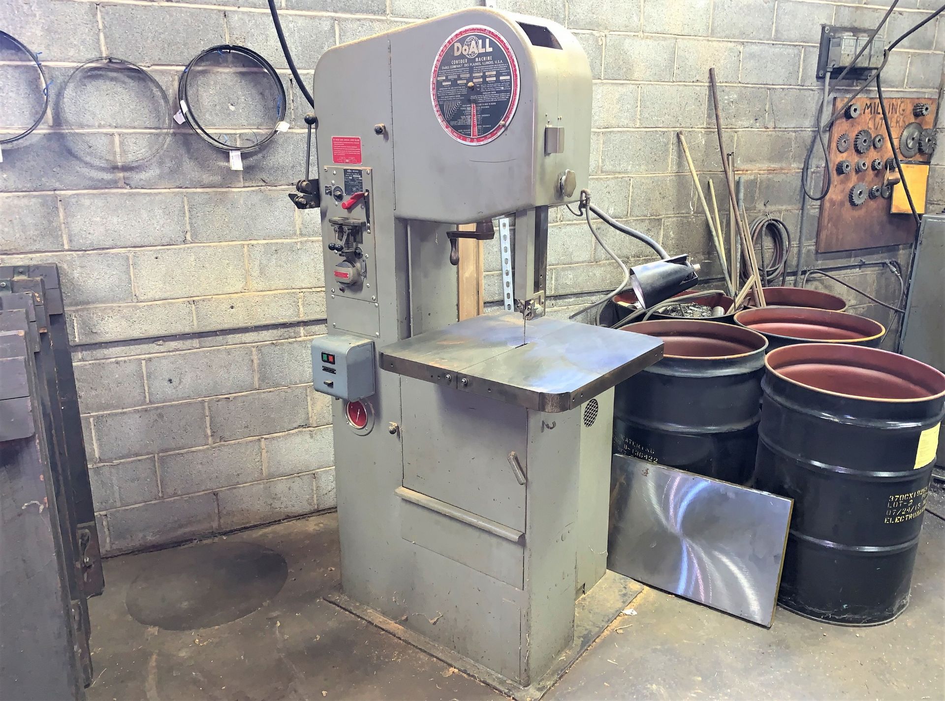 DoAll Mdl. 1612-0 Vertical Band Saw, 16" Throat, 24" x 24" Tilting Table, Blade Welder and Grinder