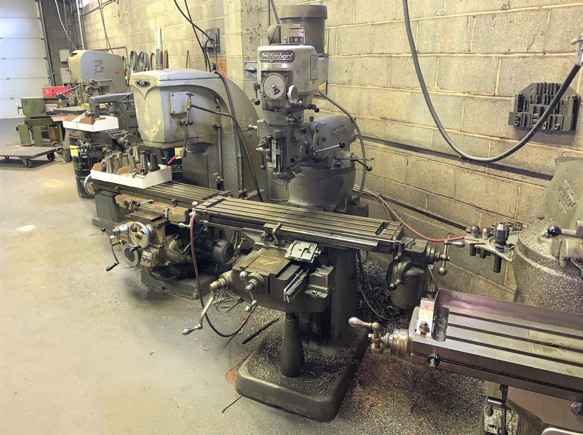 Bridgeport 1-1/2Hp Vertical Milling Machine, Knee Type, 42" x 9" T-Slot Table with Power Cross Feed, - Image 2 of 9