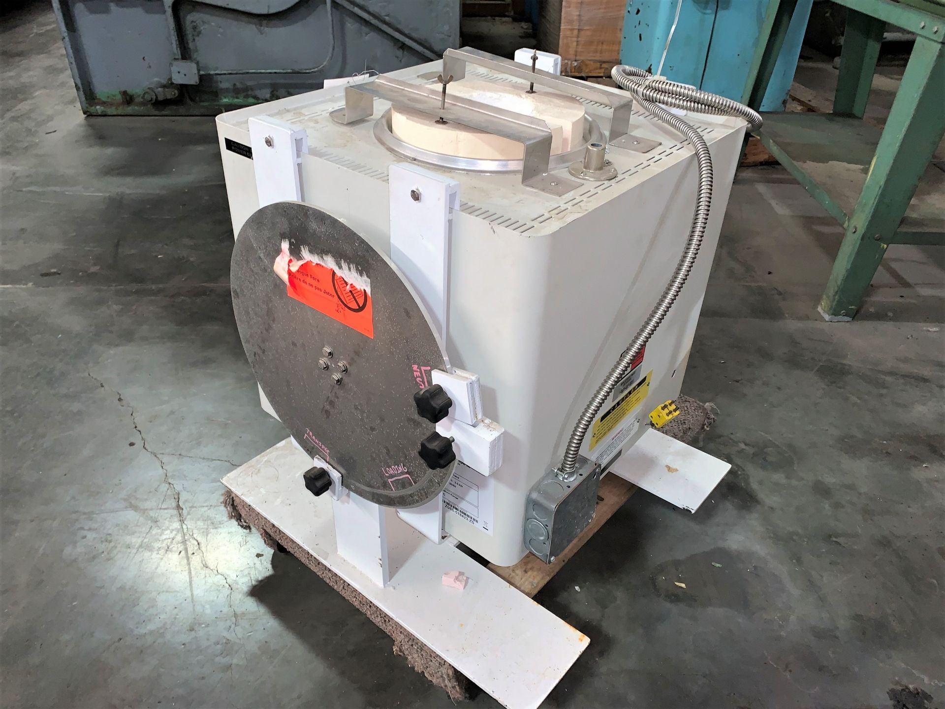 Thermo Scientific Lindberg / Blue M Crucible Furnace - Image 2 of 4
