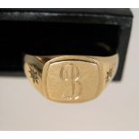 Gents 9ct yellow gold signet ring with engraved B to face & a single small diamond to each