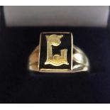 Old 9ct yellow gold memorial ring set with L to face approx 2.8 grams gross, size P