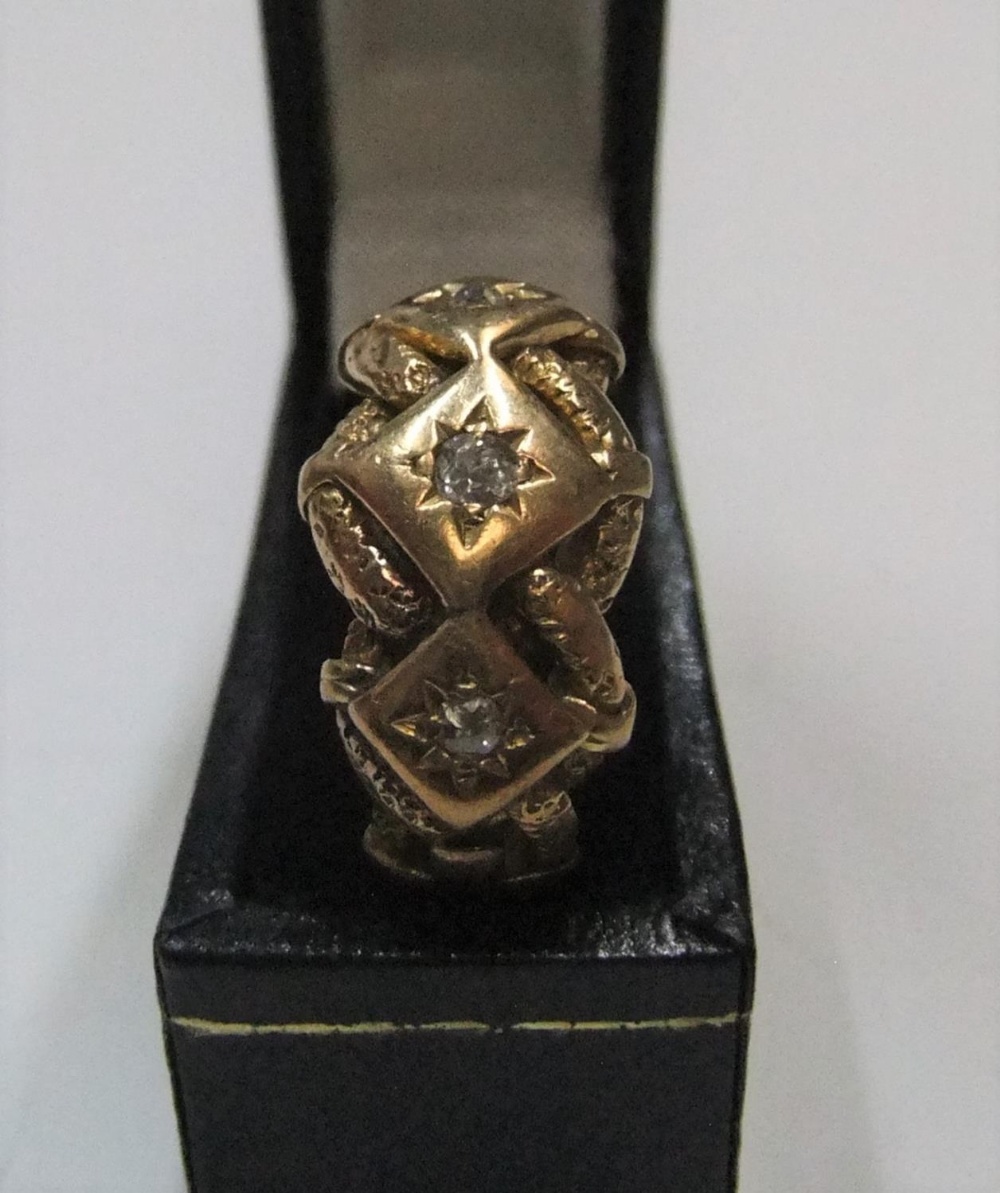 Gents 18ct yellow gold, 3 diamond ring Approx 8.5 grams gross, size S - Image 3 of 4