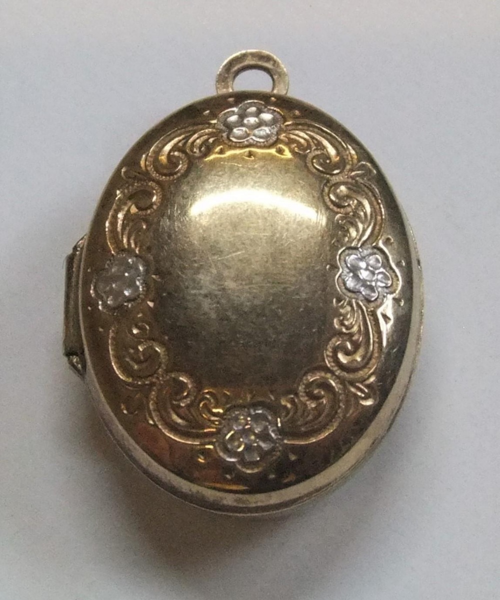 9ct bi-coloured gold ladies locket approx 1.5 grams - Image 4 of 4