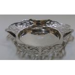 Art Nouveau style pierced silver dish by Fattorini & Son, Birmingham 15 cm across, 110 grams