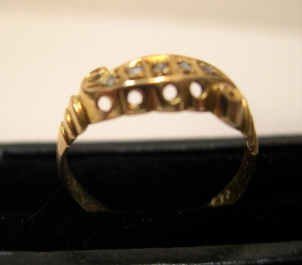 18ct yellow gold, boat shaped ring with 5 square cut diamonds Approx 1.9 grams gross, size J/K - Image 3 of 3