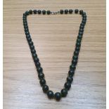 Ladies vintage nephrite jade bead necklace