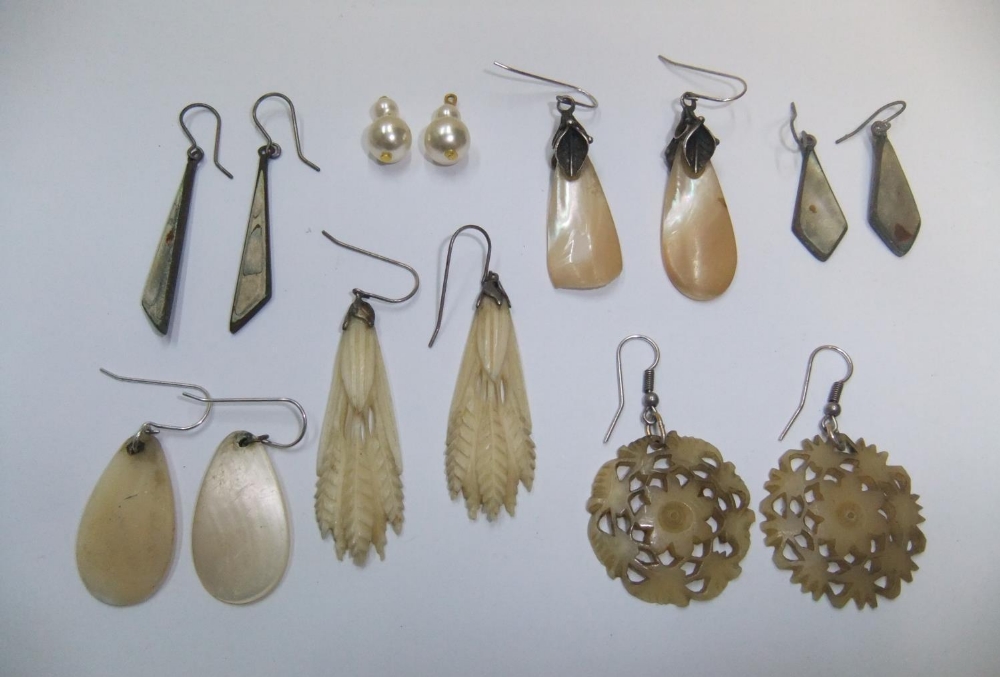 7 pairs of Victorian & Edwardian earrings to include pearl, mother of pearl & carved ivory examples