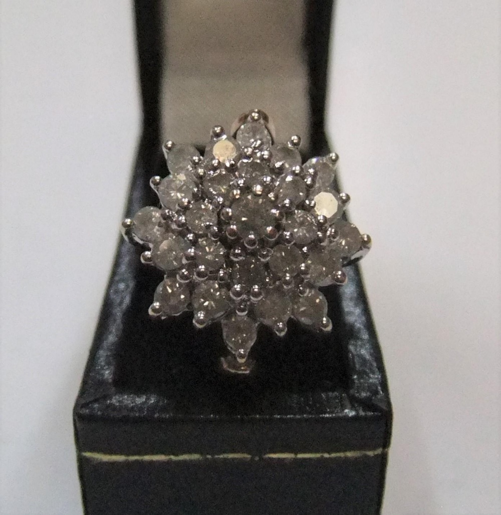 9ct yellow gold, diamond cluster ring (approx 0.5ct) Approx 4.4 grams gross, size L