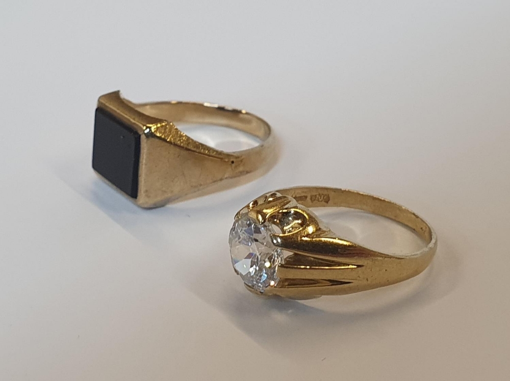 2 x 9ct rings, one yellow gold Onyx ring, and one yellow gold CZ Solitaire ring. Approx 12.0 grams - Image 3 of 3