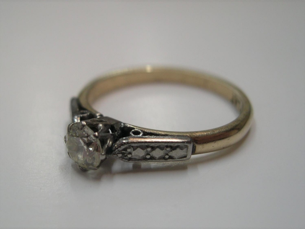 18ct yellow gold & platinum, diamond solitaire ring (approx 0.5ct), Approx gross weight 2.2 grams, - Image 3 of 4