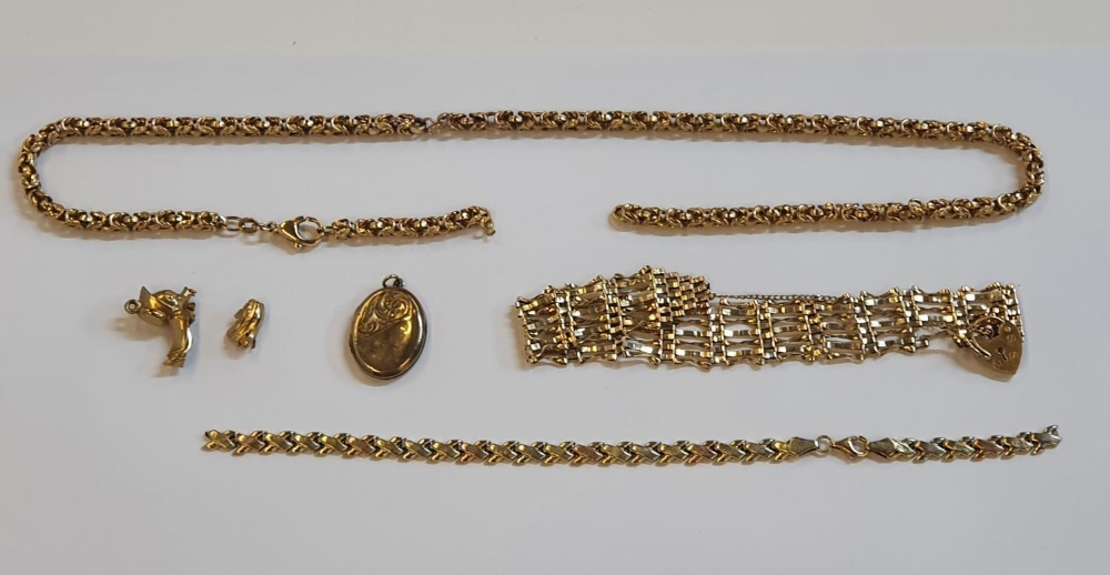 Collection of broken 9ct gold jewellery & a B&F 9ct gram gold locket, total combined weight 30.5