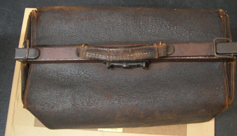 Early 20thC Gladstone bag