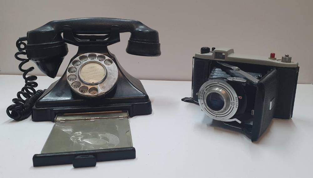 Vintage Bakerlite telephone and a Kodak "sterling II" camera - Image 2 of 5