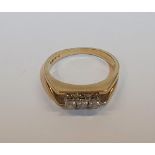 unusual modern 18ct yellow gold diamond trilogy ring (.15ct), Total gross weight is 3.2 grams,