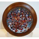 Bill Bell, Franklin mint, fine porcelain plate "Santa Paws" with 22ct gold & COA, 20 cm in diameter