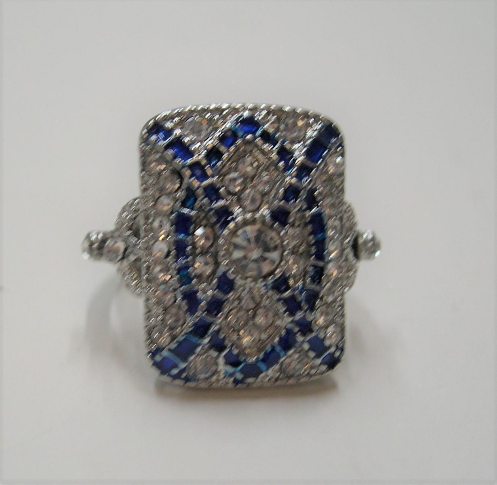 Large, square Art Deco style cocktail ring, 5.3 grams, size N - Image 2 of 3