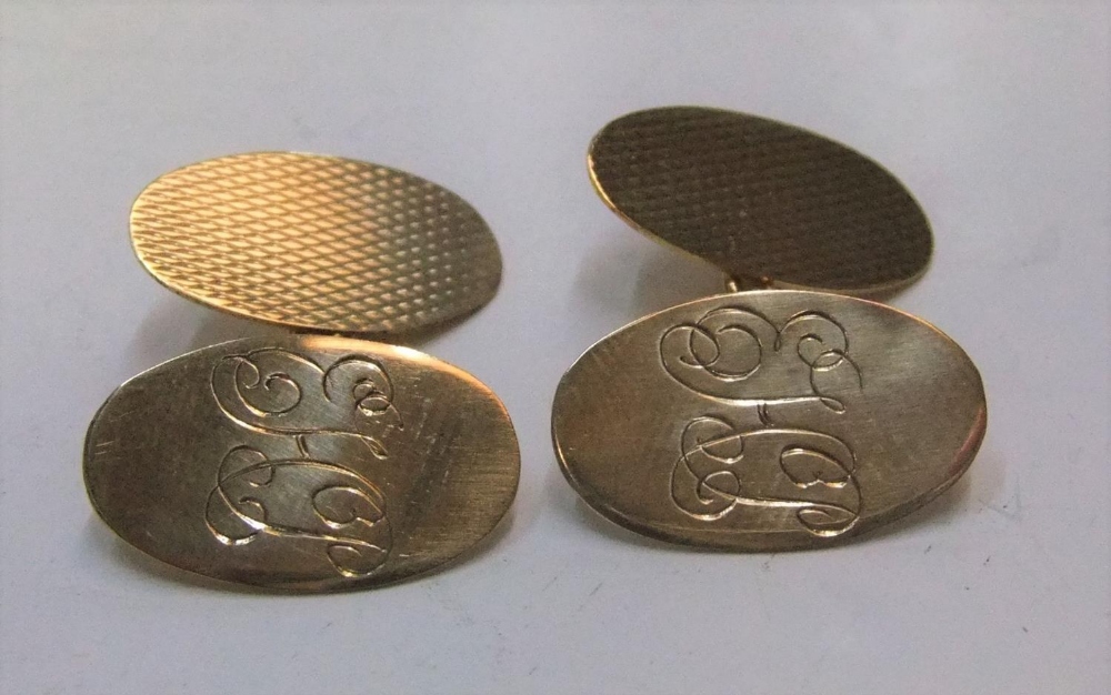 9ct yellow gold old pair of cufflinks Approx 4.2 grams gross