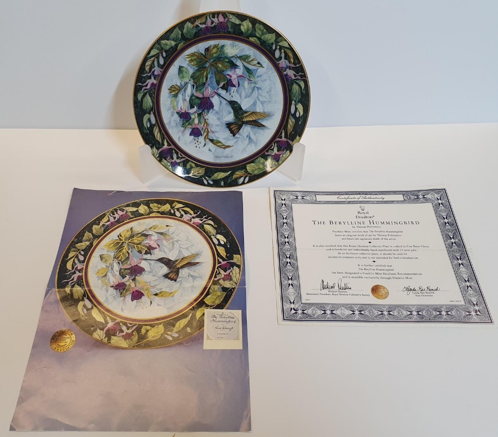 Royal Doulton, Theresa Poultowicz "The Berylline Hummingbird" bone china plate, with COA, 21 cm in - Image 3 of 4