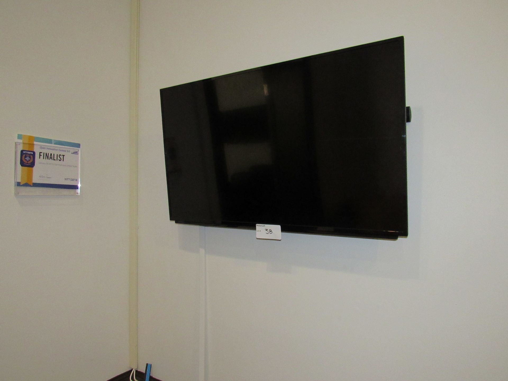 Lot Assorted Tvs, 1-Vizio 47" TV with Mount, 1-Samsung 70" TV with Mount, 1-LG 48" TV with Mount, - Image 2 of 9