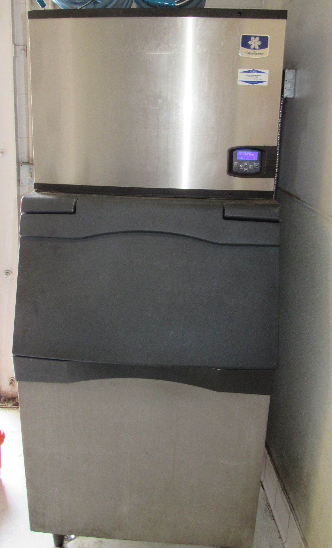 Manitowic Ice Machine (Location Sacramento)