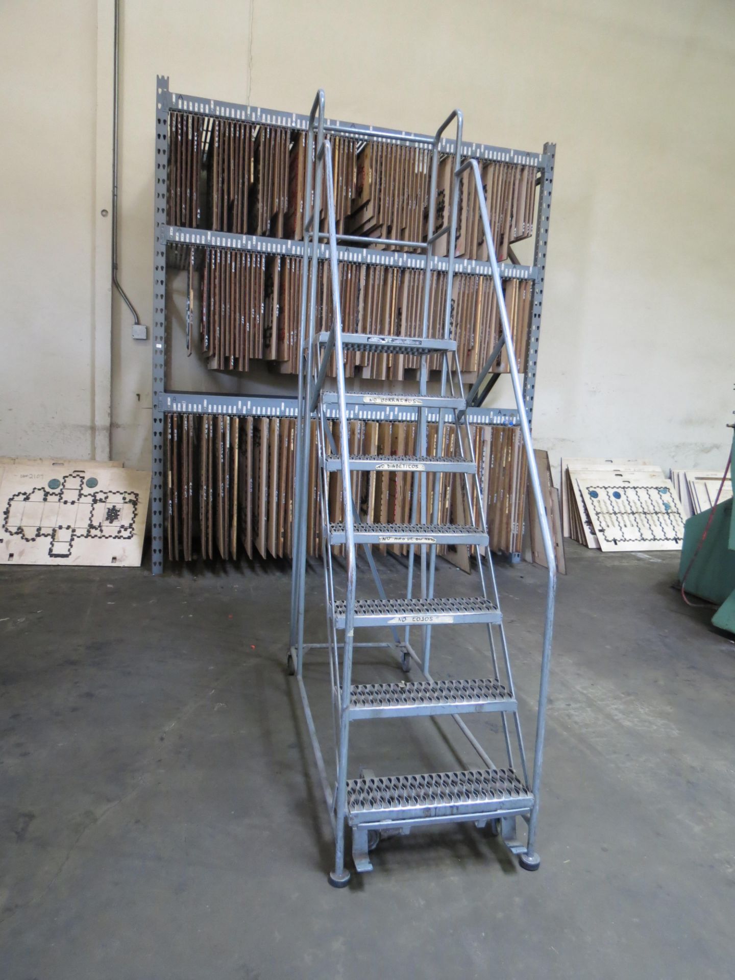 7-Step Mobile Warehouse Ladder