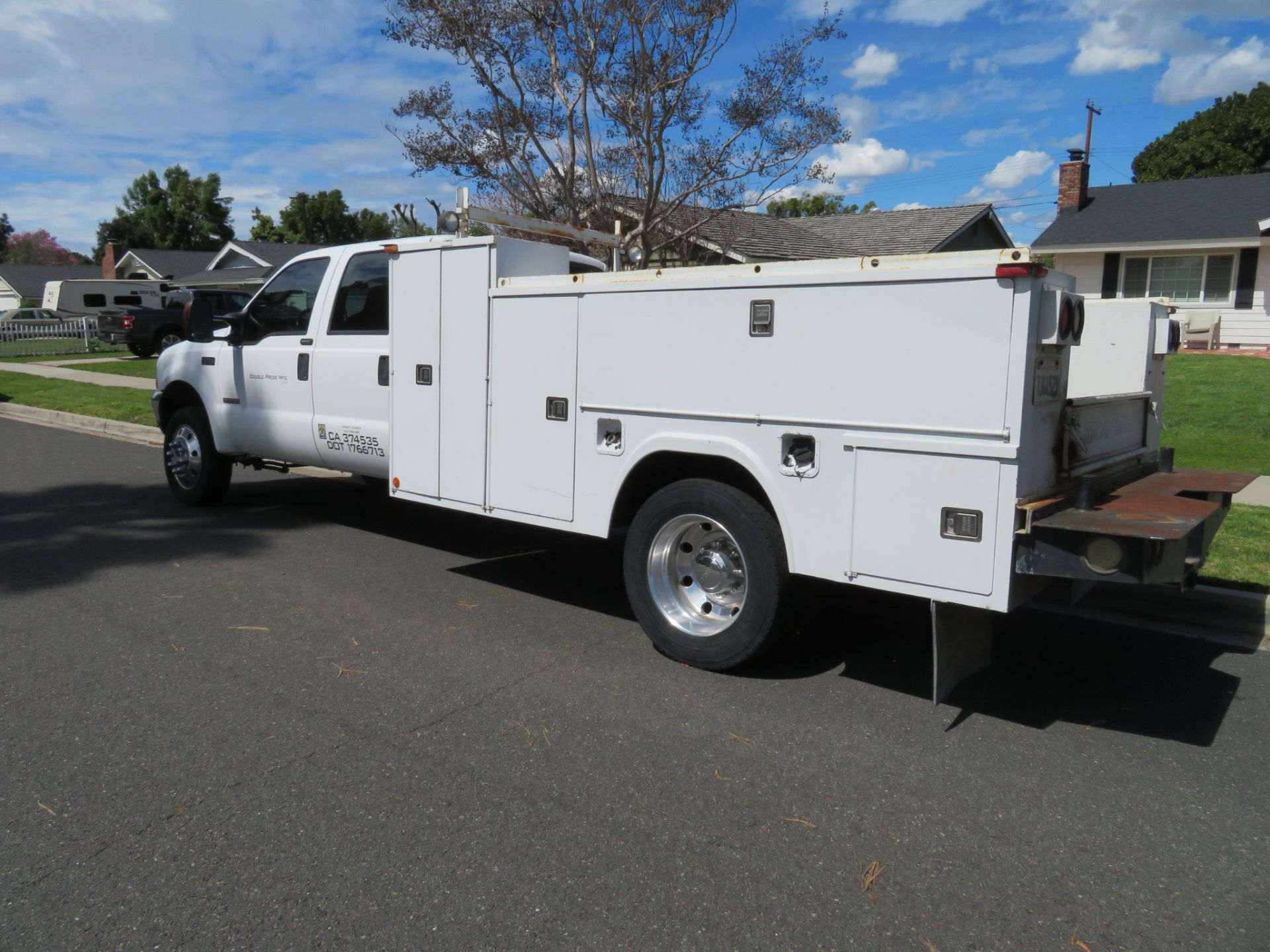 2004 Ford F550 Crew Cab Service Truck Miles 171,571 VIN:1FDAW56P34EB60799, LIC:7J44529 - Image 3 of 19