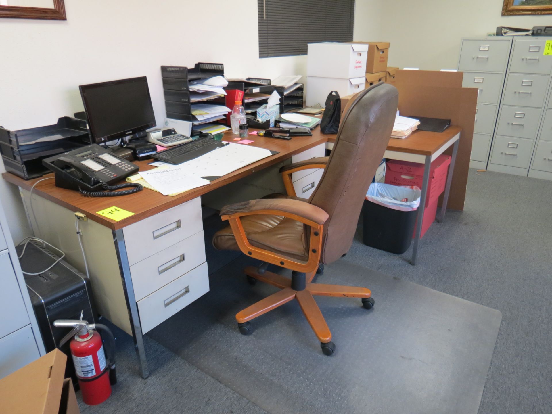 Lot Office Furniture Desk, 2-Tables & Chair