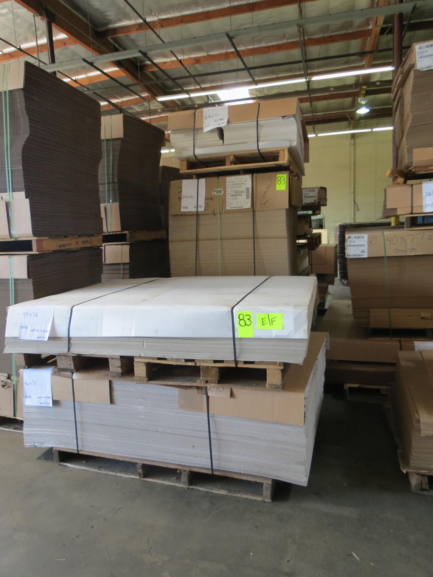 Lot Assorted E-Flute White & Kraft Corrugated SheetsTotal Qty. 3,999 (200/E, 300-20 7/8 X 52 1/16,