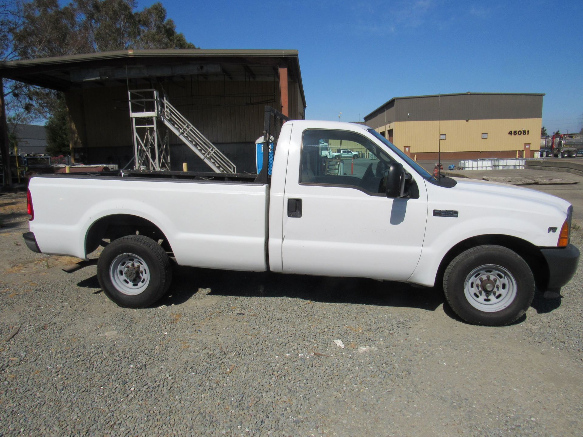 2001 Ford F-250, Reg Cab, 2WD, 5.4L V8 Gas Eng., Lic. 8E17080, VIN: 1FTNF20LX1EB70994, Milleage - Image 2 of 9