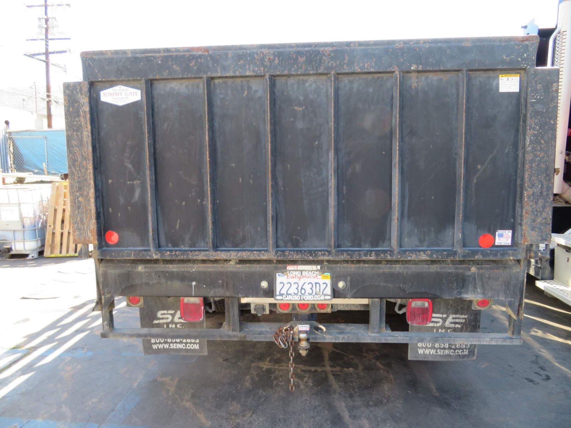 2015 Ford F450 Stake Bed Truck with Lift Gate, Lic. 22363D2, VIN: 1FDOW4GT5FEB34130, Mileage 53,358 - Image 3 of 10