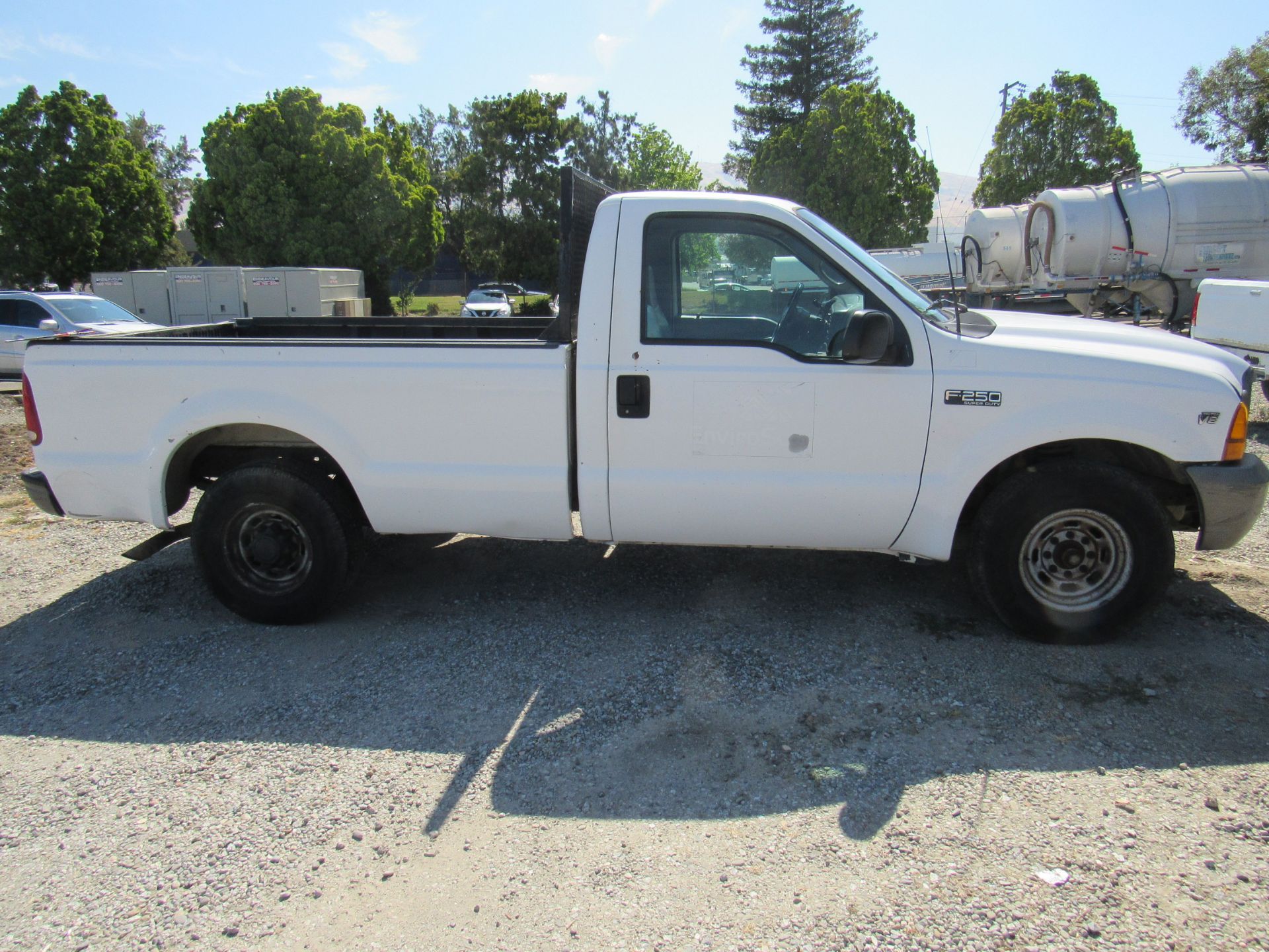 2000 Ford F-250, Reg Cab, 2WD, 5.4L V8 Gas Eng., Lic. 6H41565, VIN: 3FTNF20L1YMA53146, Mileage 237, - Image 2 of 7