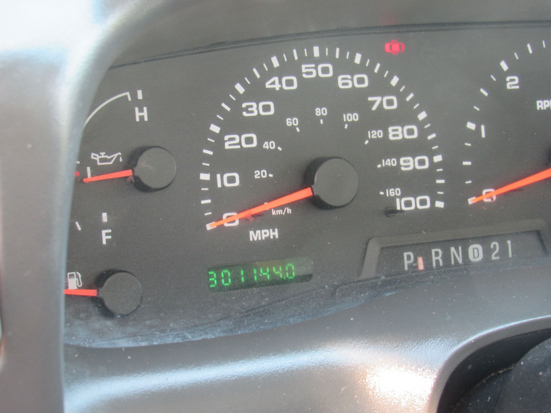 2002 Ford F-250 Reg Cab Service Truck 2WD, 5.4L V8 Gas Eng., Lic. 7A37492, VIN: 1FTNF20L92ED54003, - Image 5 of 11