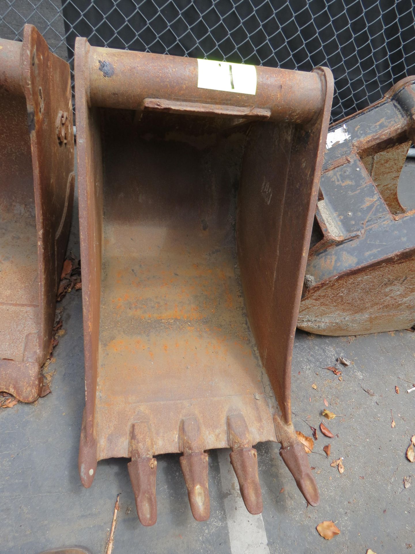 BACKHOE BUCKET 21 3/4"