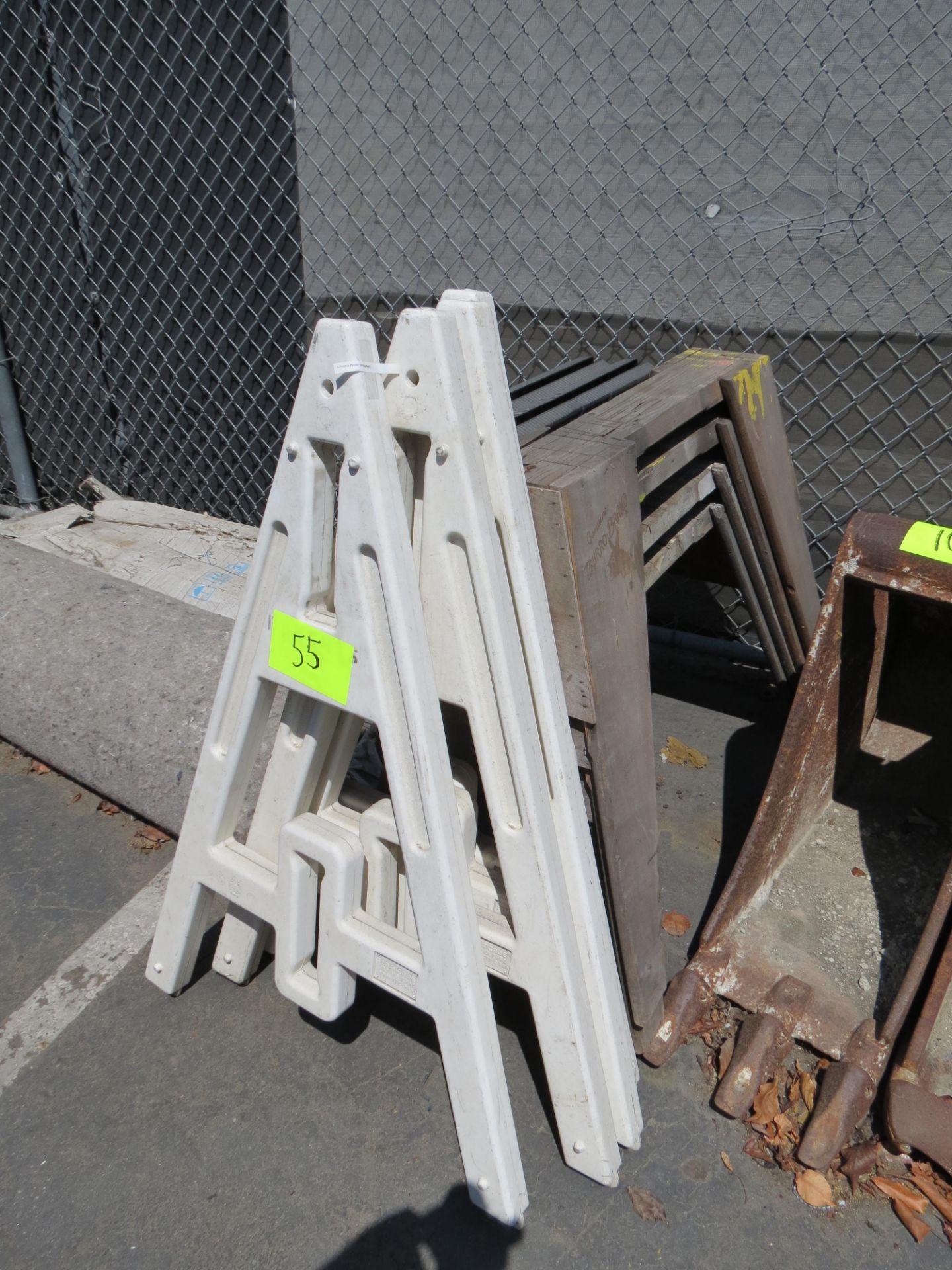 LOT OF WOOD SAW HORSES & PLASTIC A-FRAMES