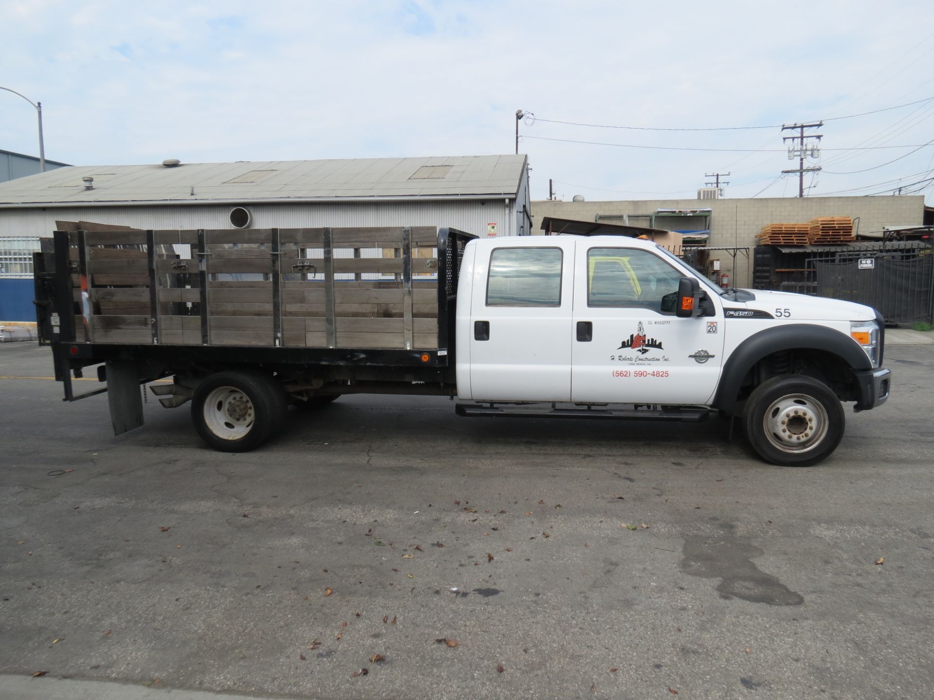 2015 Ford F-450 SUPER DUTY STAKE BED TRUCK, WITH LIFT GATE, SUPER CREW CAB , 6.7 POWER STROKE DIESEL - Image 5 of 34