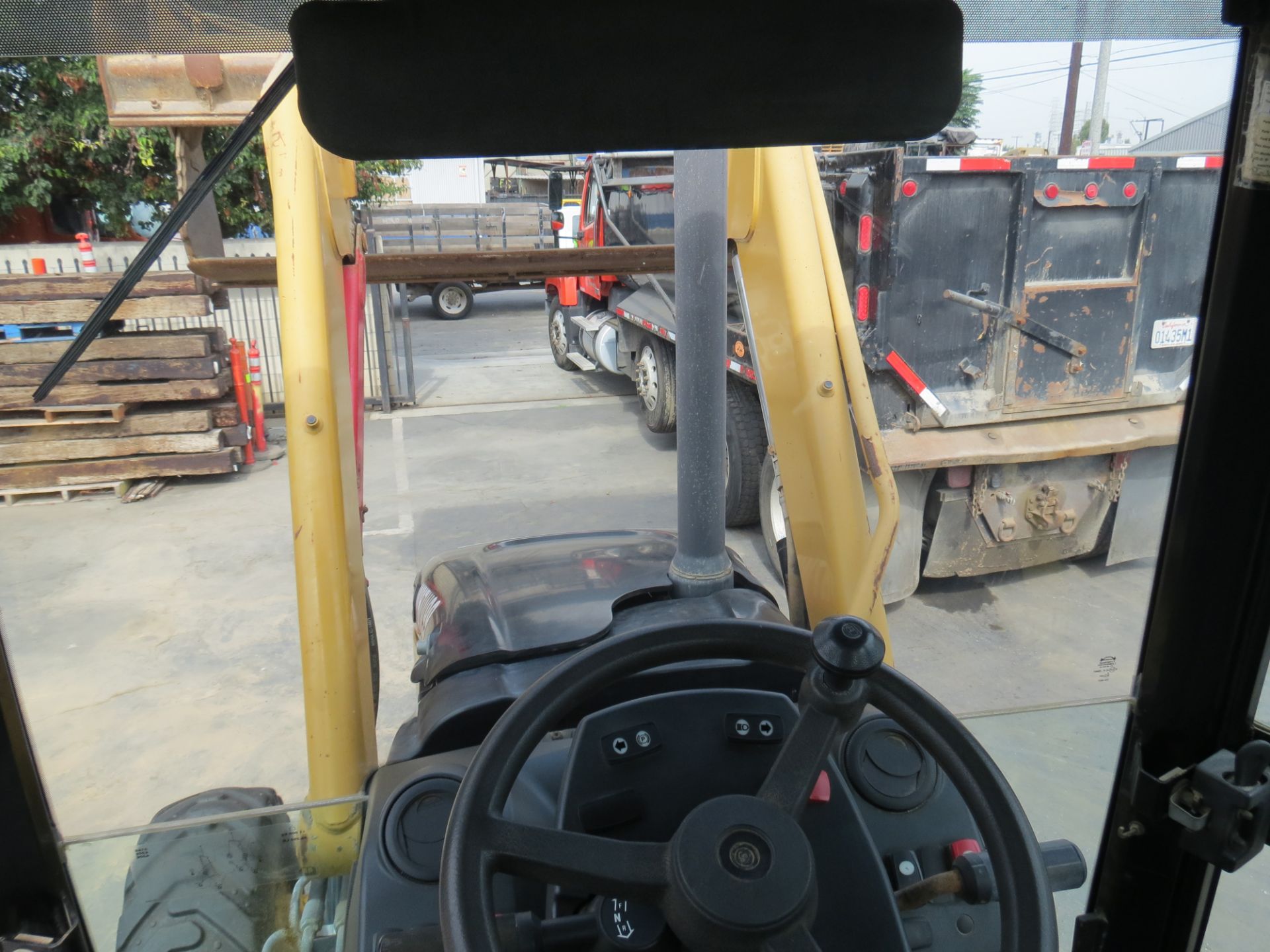 2011 CATERPILLAR 430E SKIP LOADER BACKHOE, ENCLOSED CAB, AIR CONDITIONED, HOURS 2,929 (THIS LOT WILL - Image 23 of 39