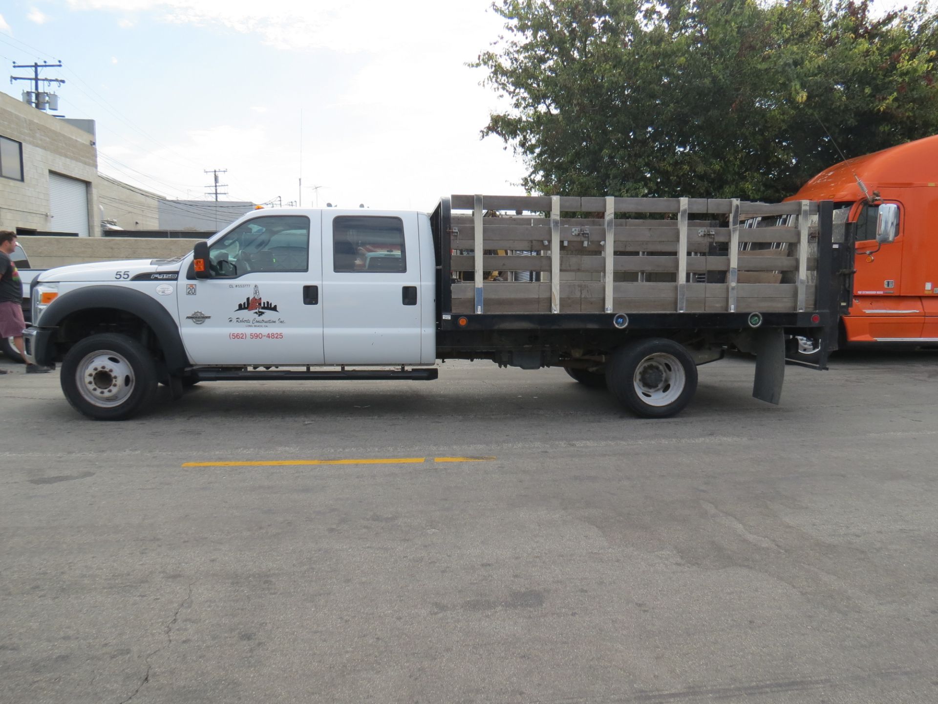 2015 Ford F-450 SUPER DUTY STAKE BED TRUCK, WITH LIFT GATE, SUPER CREW CAB , 6.7 POWER STROKE DIESEL - Image 6 of 34