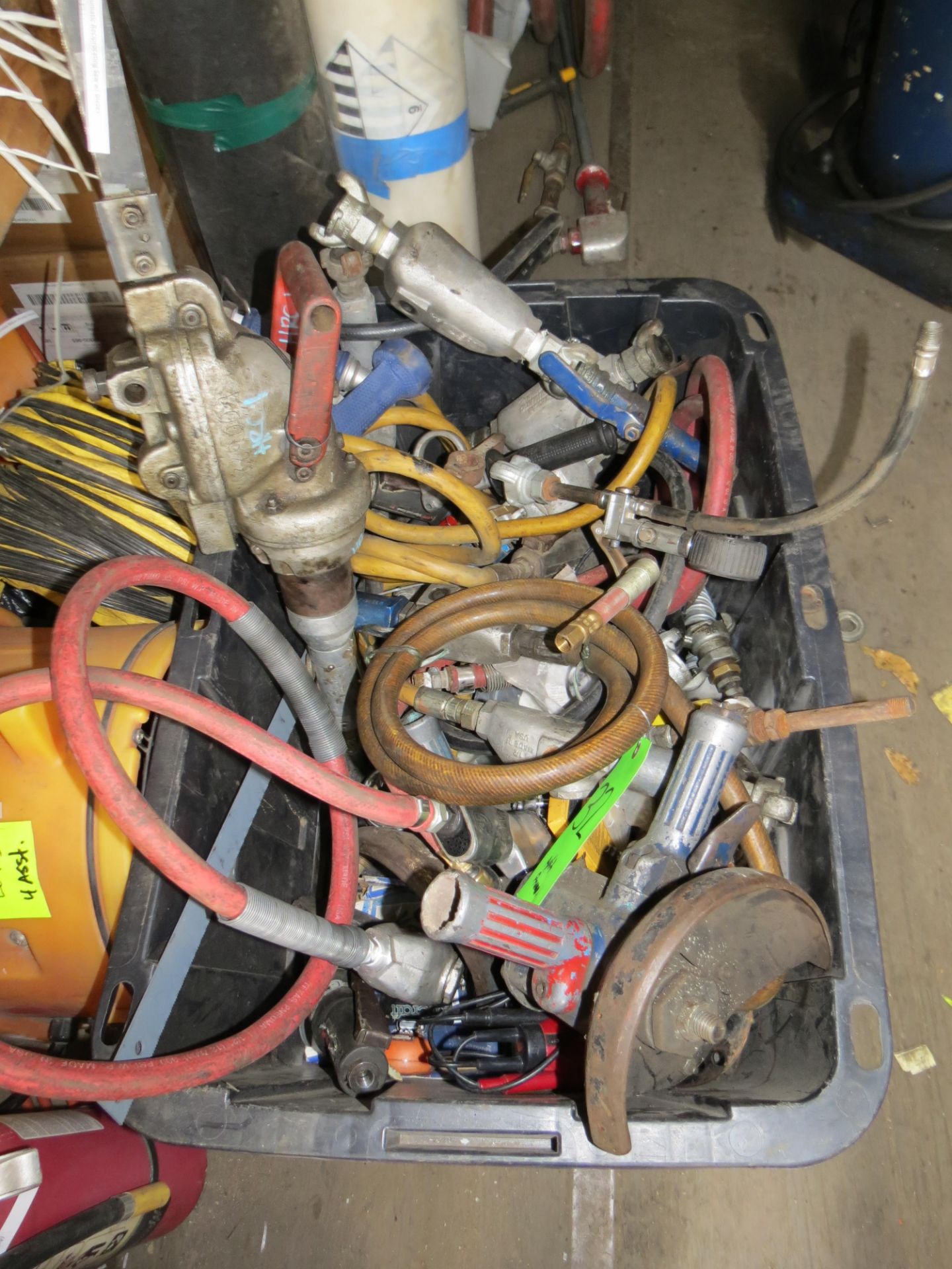 LOT ASSORTED PNEUMATIC TOOLS IN BLACK PLASTIC BIN, AIR HAMMERS, IMPACT WRENCHES, PRESSURE GAUGES, - Image 3 of 3