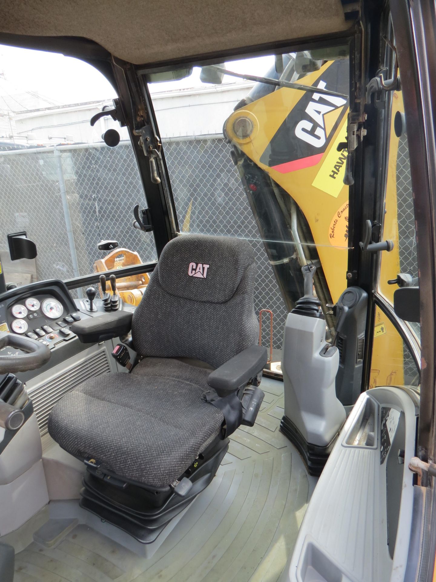 2011 CATERPILLAR 430E SKIP LOADER BACKHOE, ENCLOSED CAB, AIR CONDITIONED, HOURS 2,929 (THIS LOT WILL - Image 16 of 39