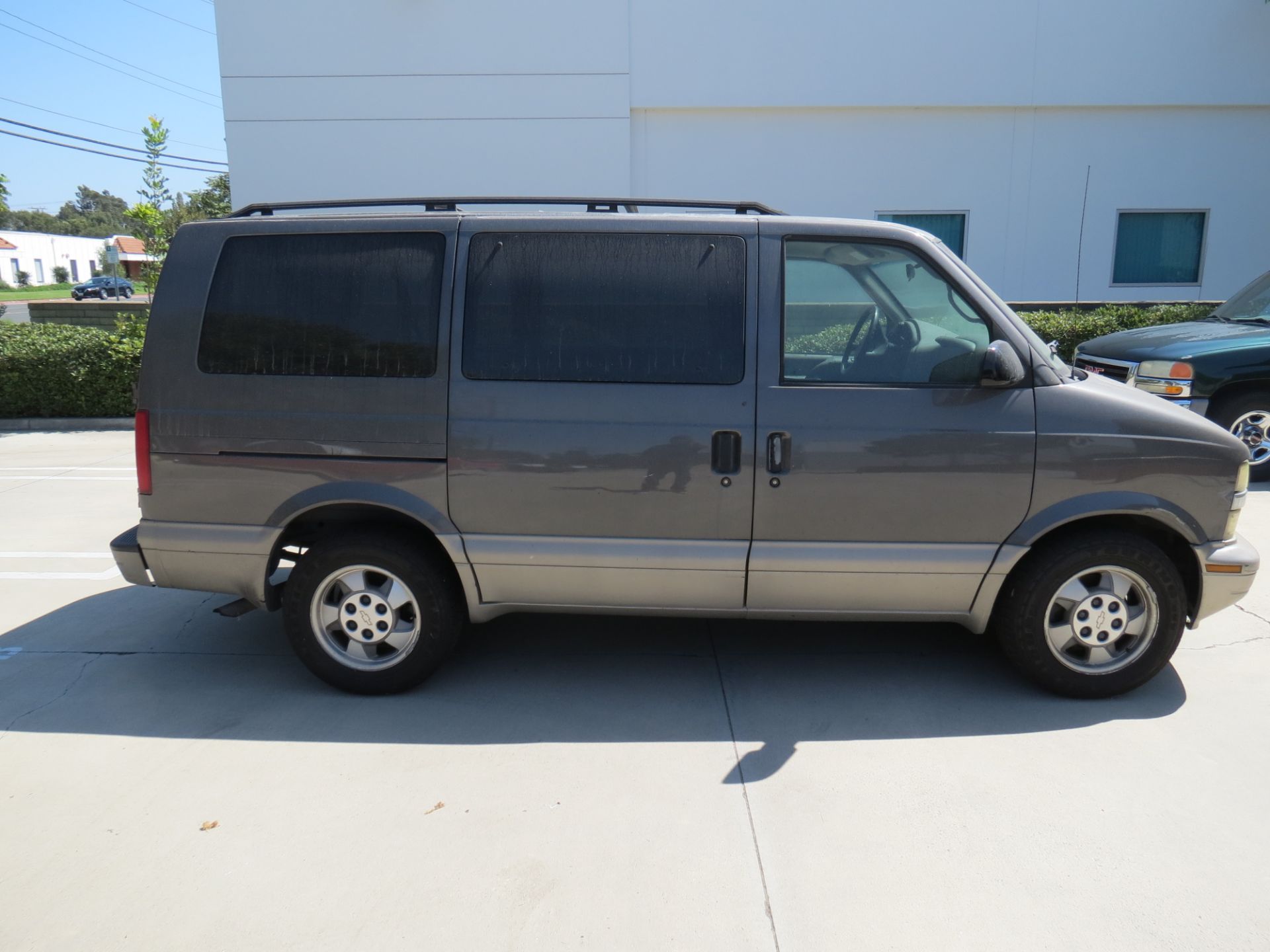 2003 Chevy Astro Van Mileage 104,112 - Image 2 of 11