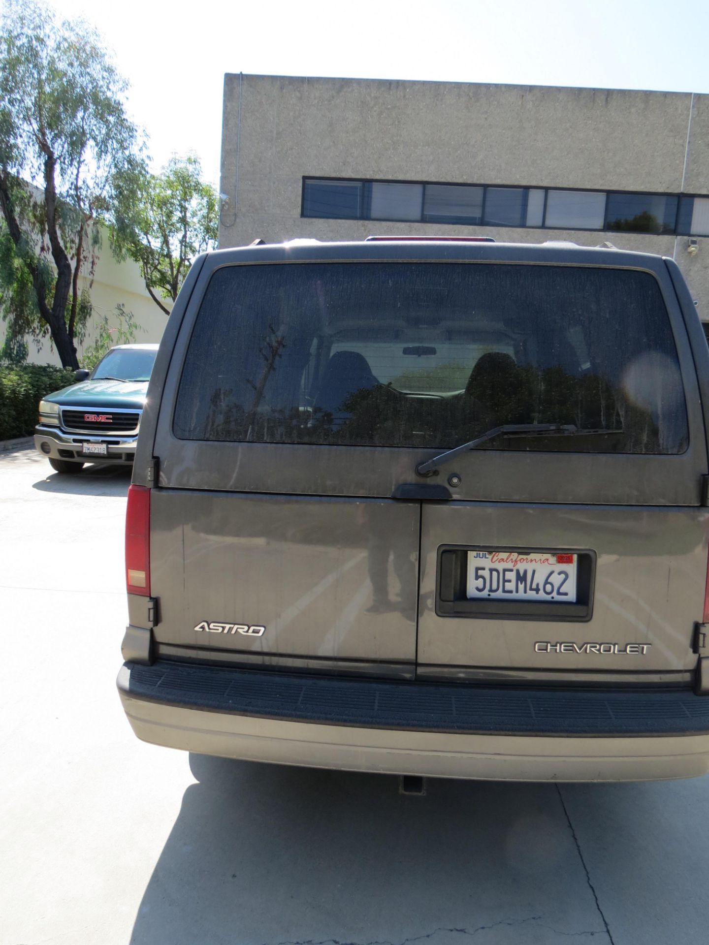 2003 Chevy Astro Van Mileage 104,112 - Image 3 of 11