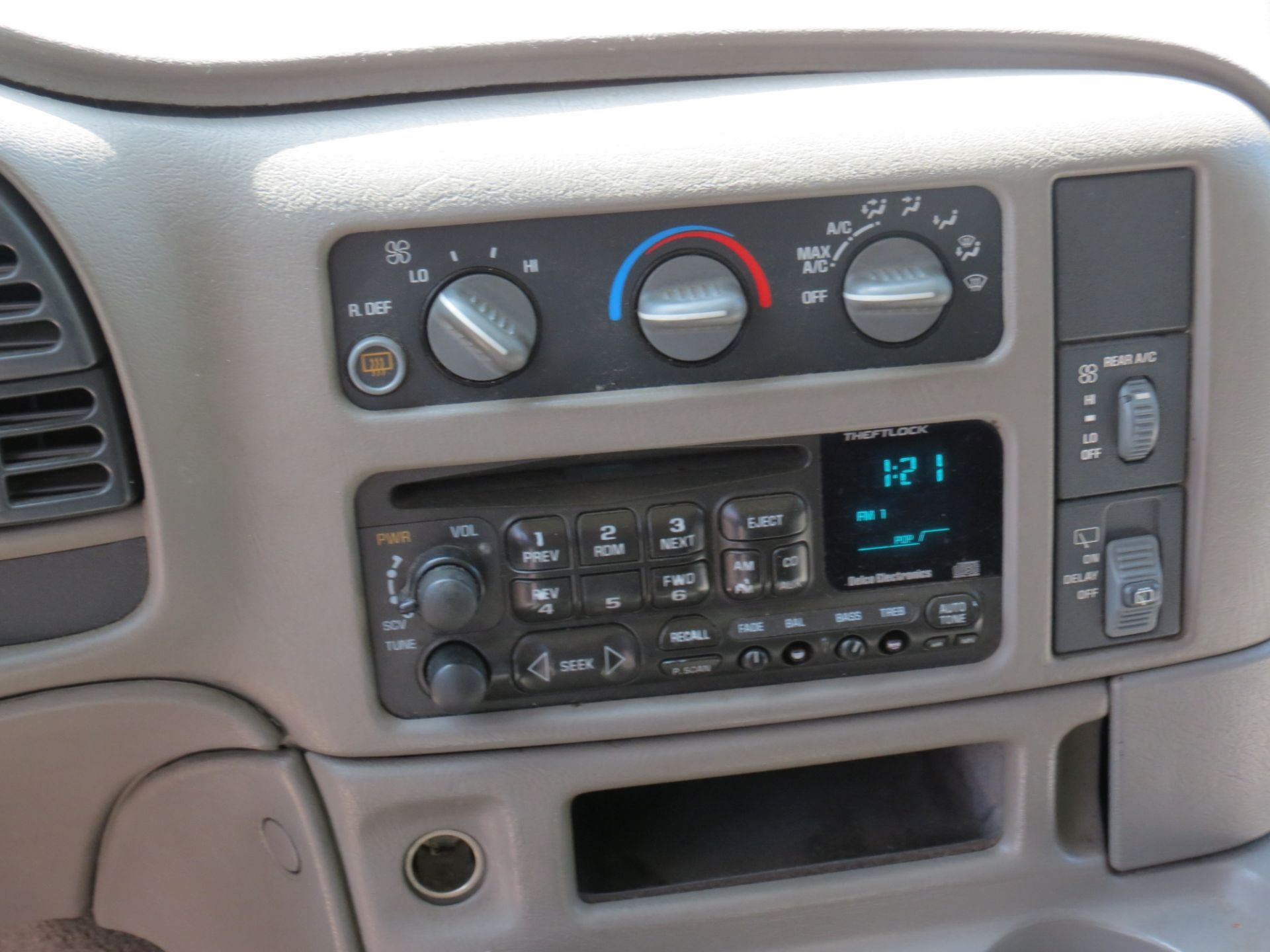 2003 Chevy Astro Van Mileage 104,112 - Image 9 of 11