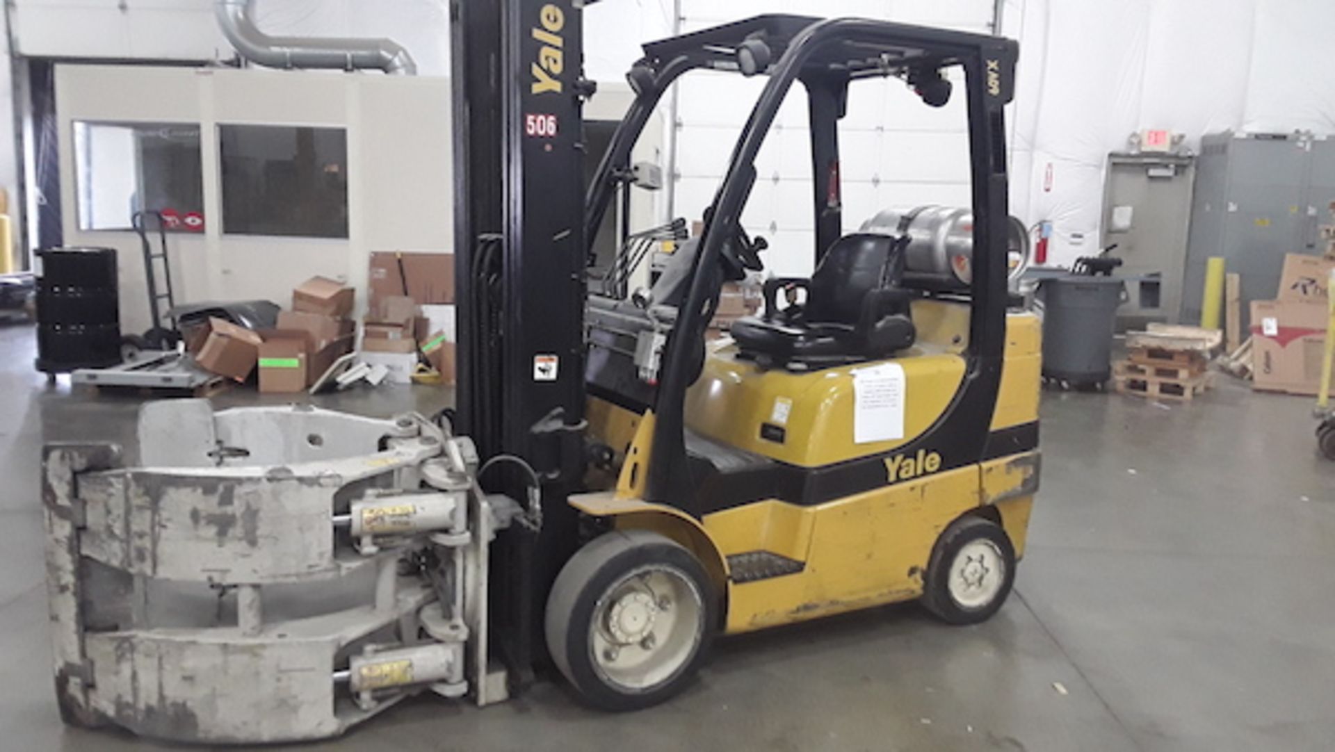 Yale Forklift, LP Fueled, 4,400-Lb Capacity, With Cascade Roll Clamp,