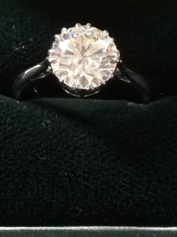 Diamond solitaire ring 2.37ct