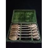 Cased set of 6 x silver gilt spoons (4¼") in original shark skin velvet lined box