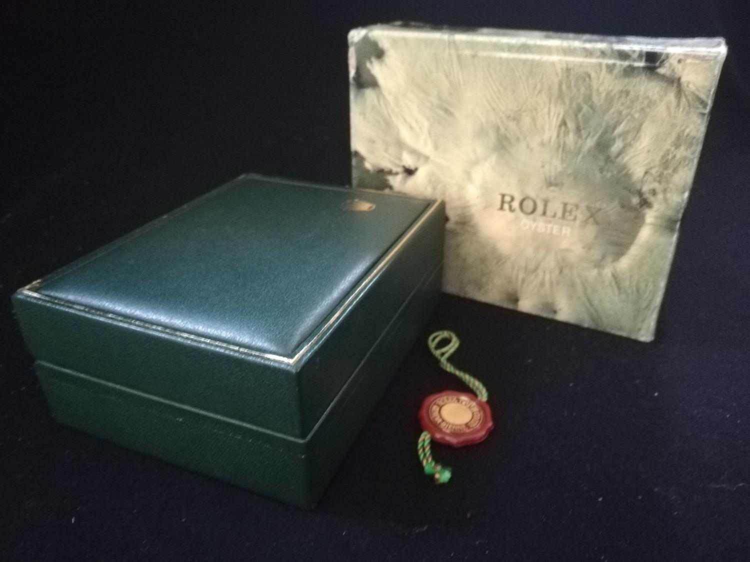 Rolex oyster green leather box t/w outer box & swingtag - Image 2 of 2