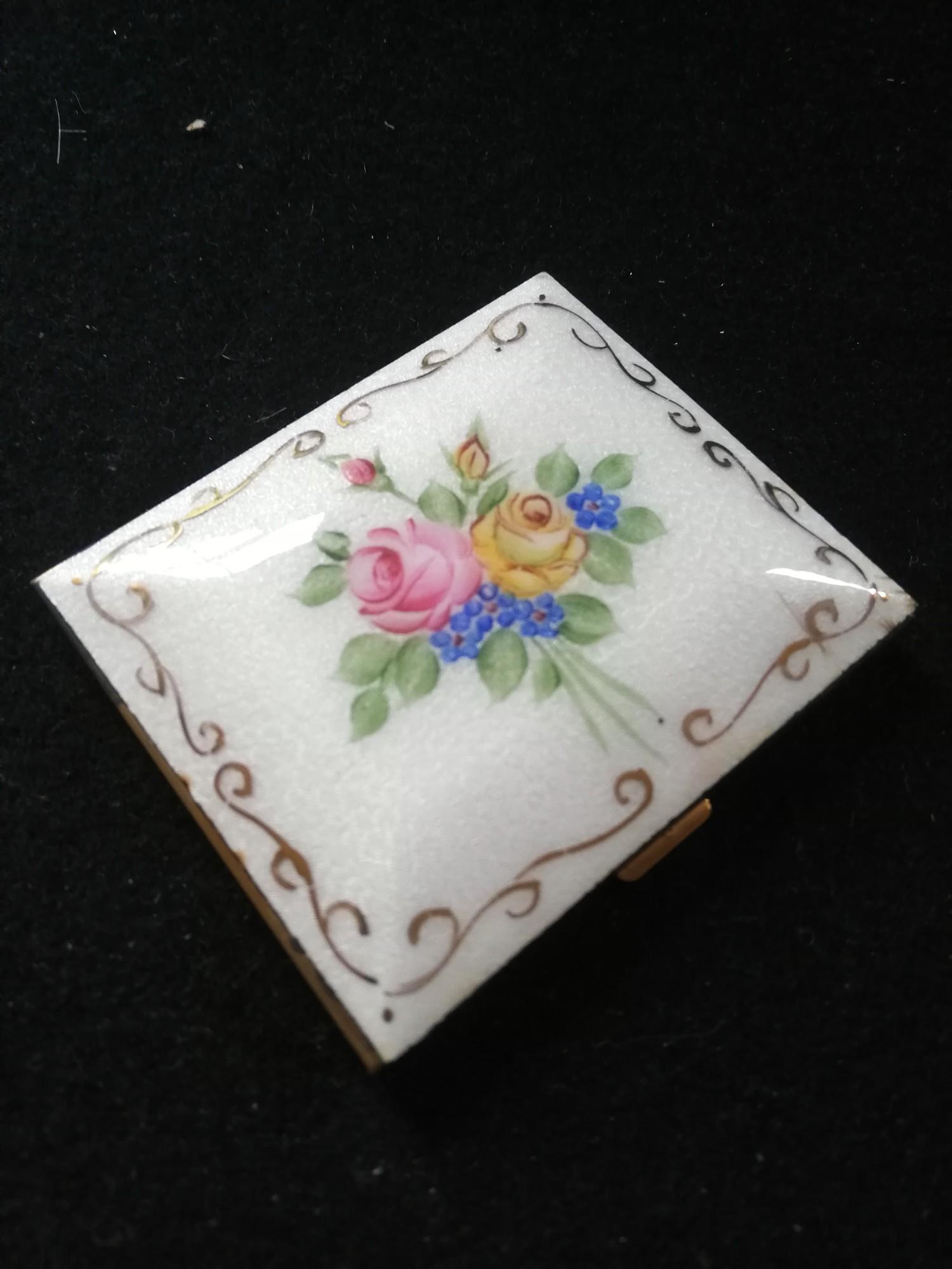 Enamel and gilt metal compact 3" x 2½"