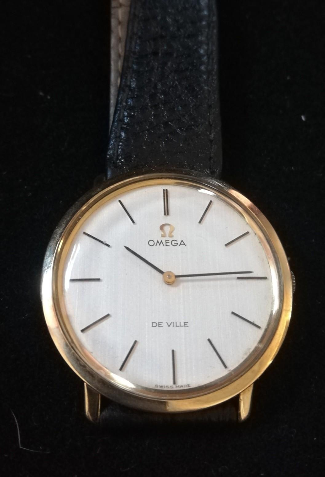 Omega de ville round 9ct gold cased manual wind watch in running order