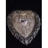 Unmarked white metal heart shaped dish -107g (3.4oz) & 5¾" top to bottom