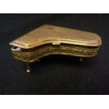 1950's Pygmalion Sonata grand piano compact -3" x 2½"